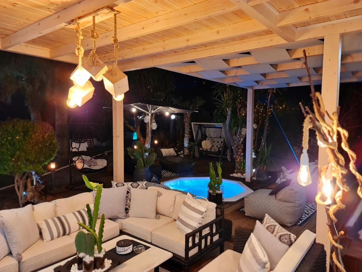 Gala Villa *